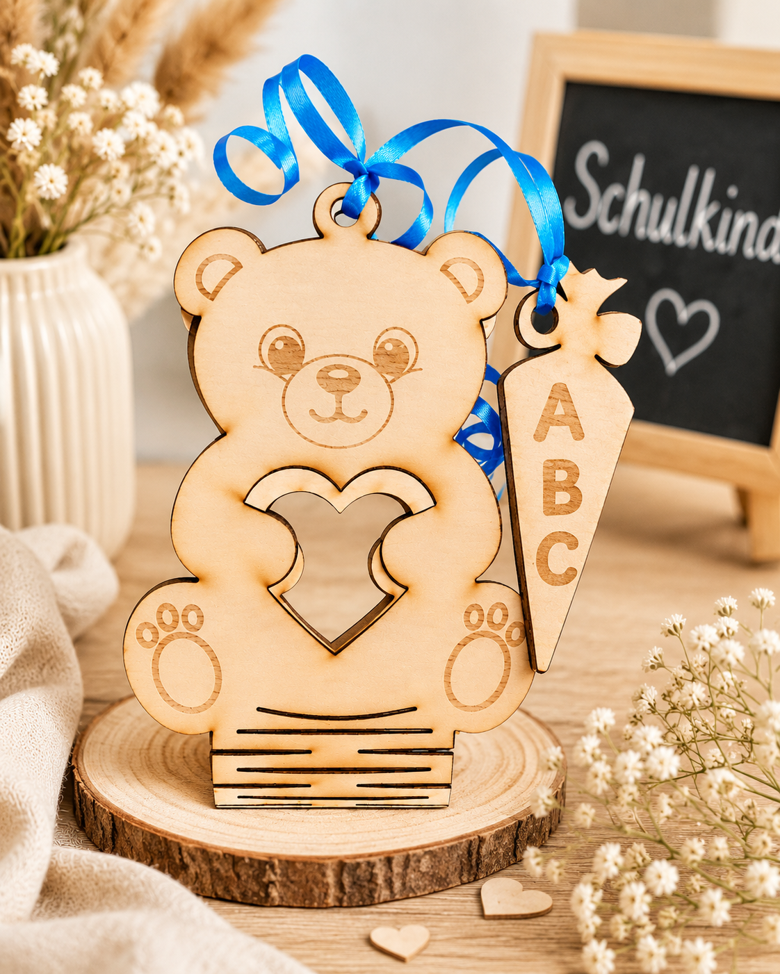 Personalisierter Holzbaer / Teddybaer / Baer zum Schulanfang als Gastgeschenk und Tischdeko