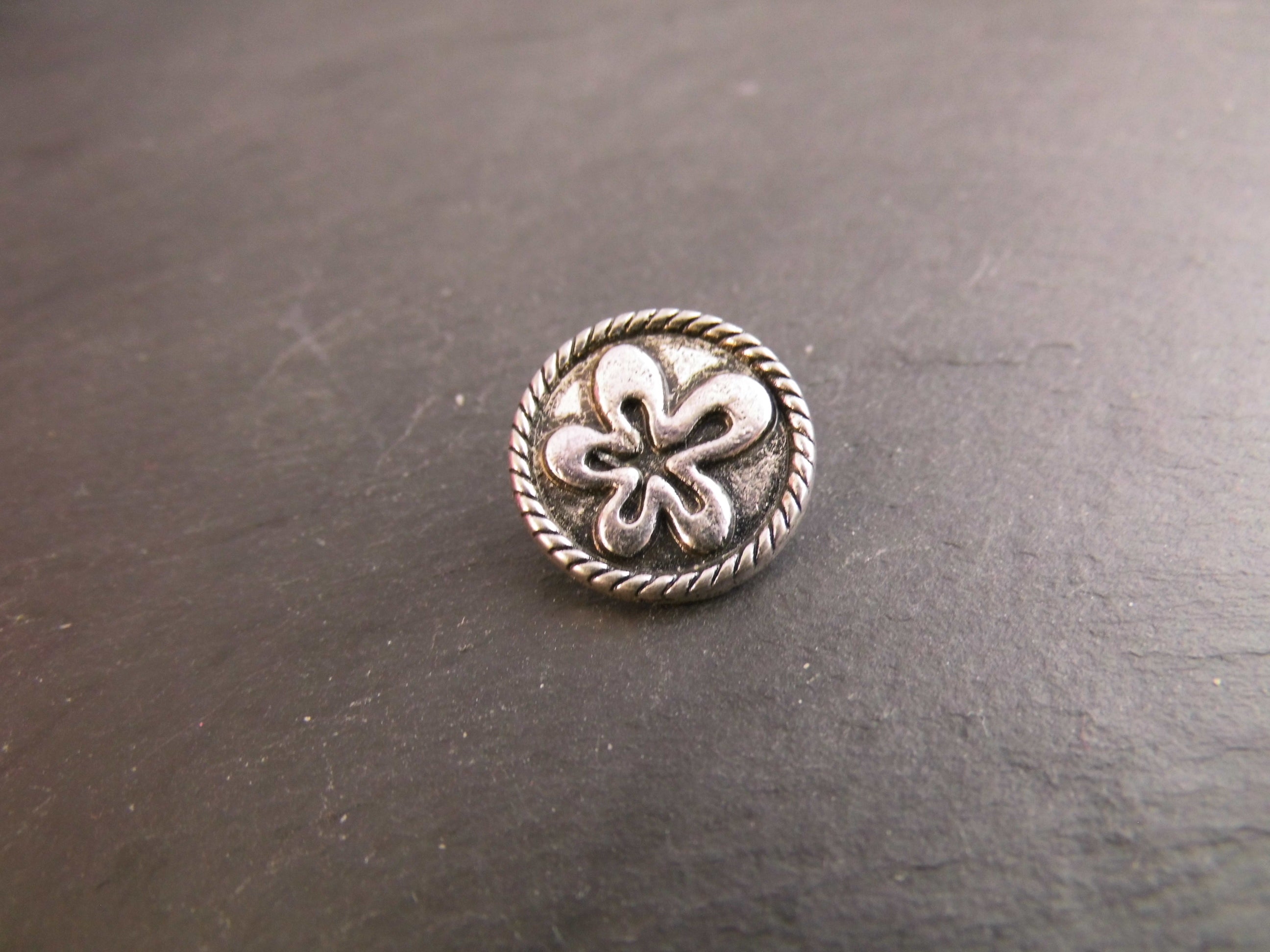Click Button Metall verschiedene Motive