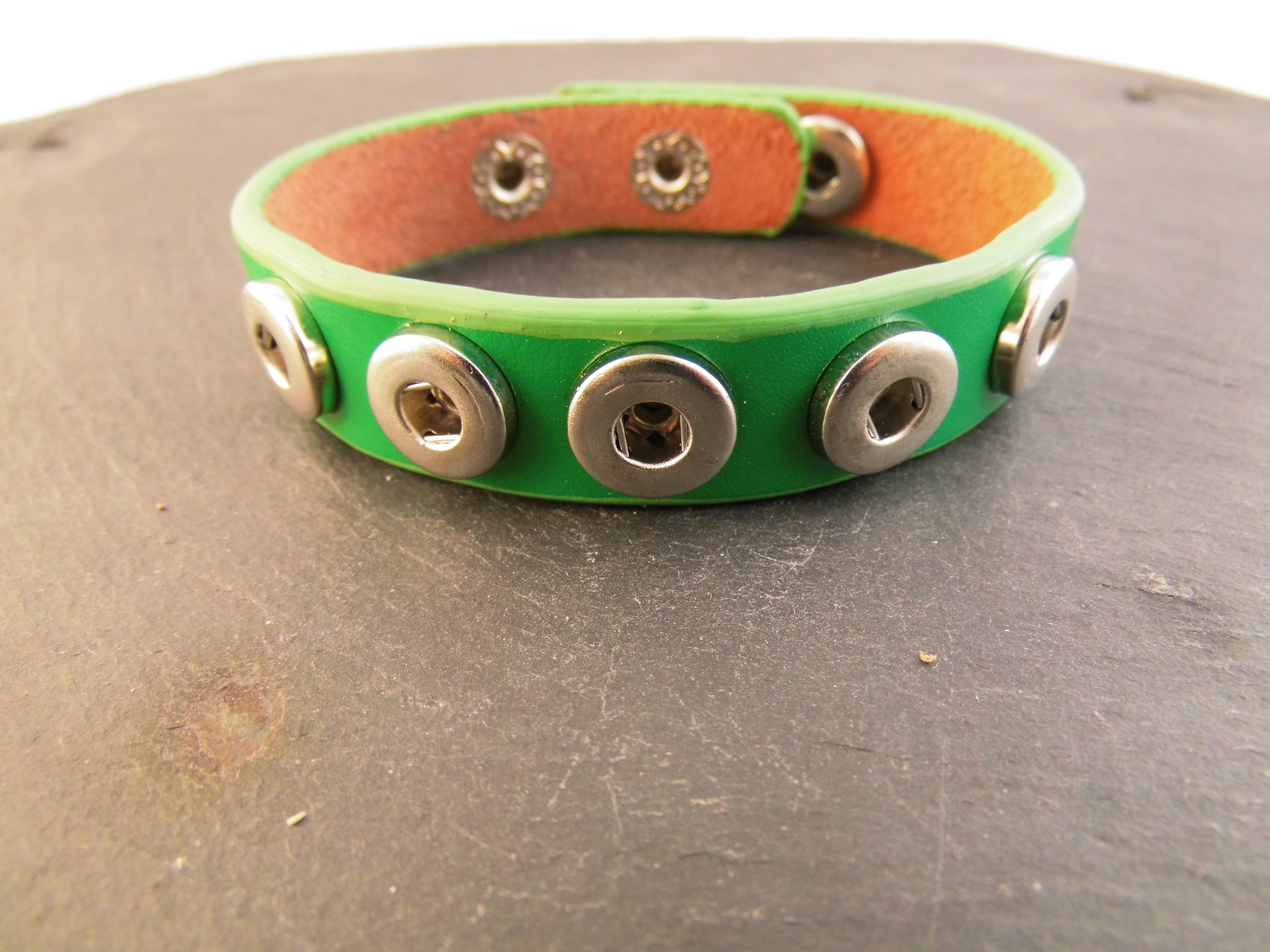 Mini Click Button Armband in verschiedenen Farben