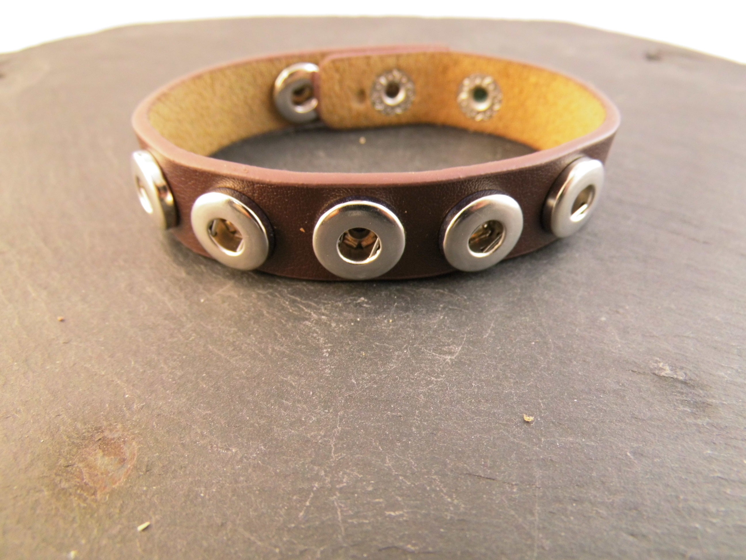 Mini Click Button Armband in verschiedenen Farben