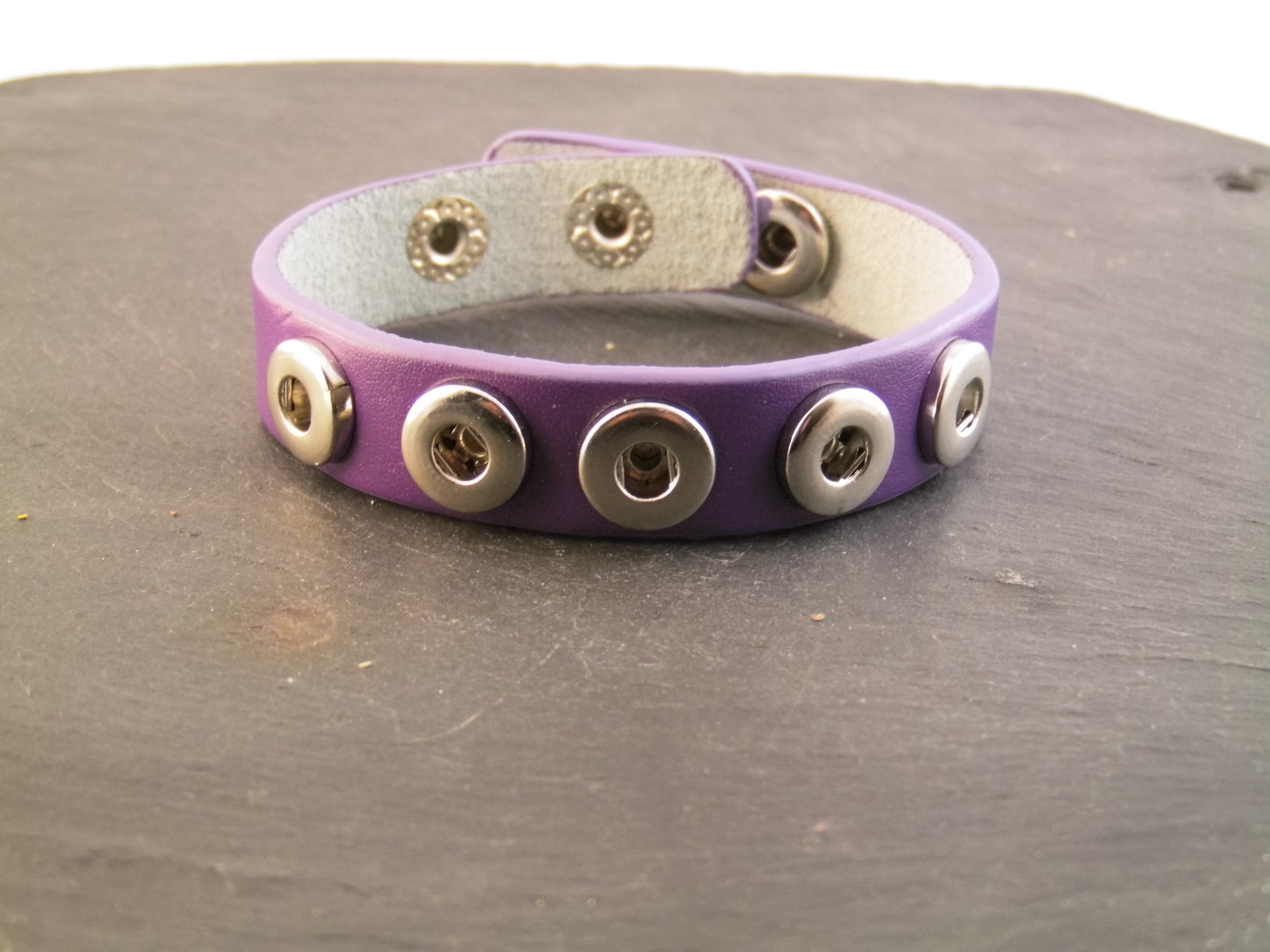 Mini Click Button Armband in verschiedenen Farben
