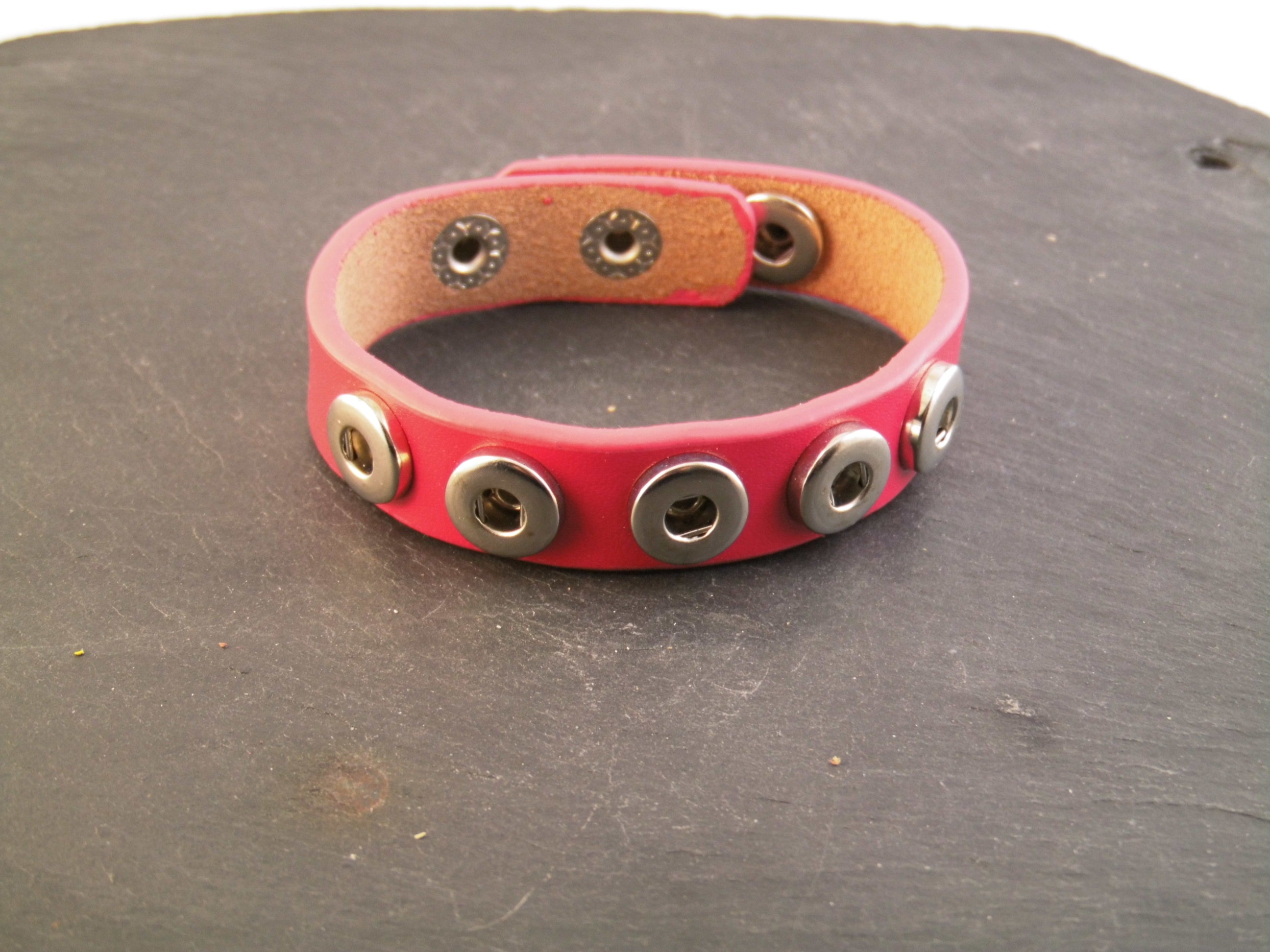 Mini Click Button Armband in verschiedenen Farben