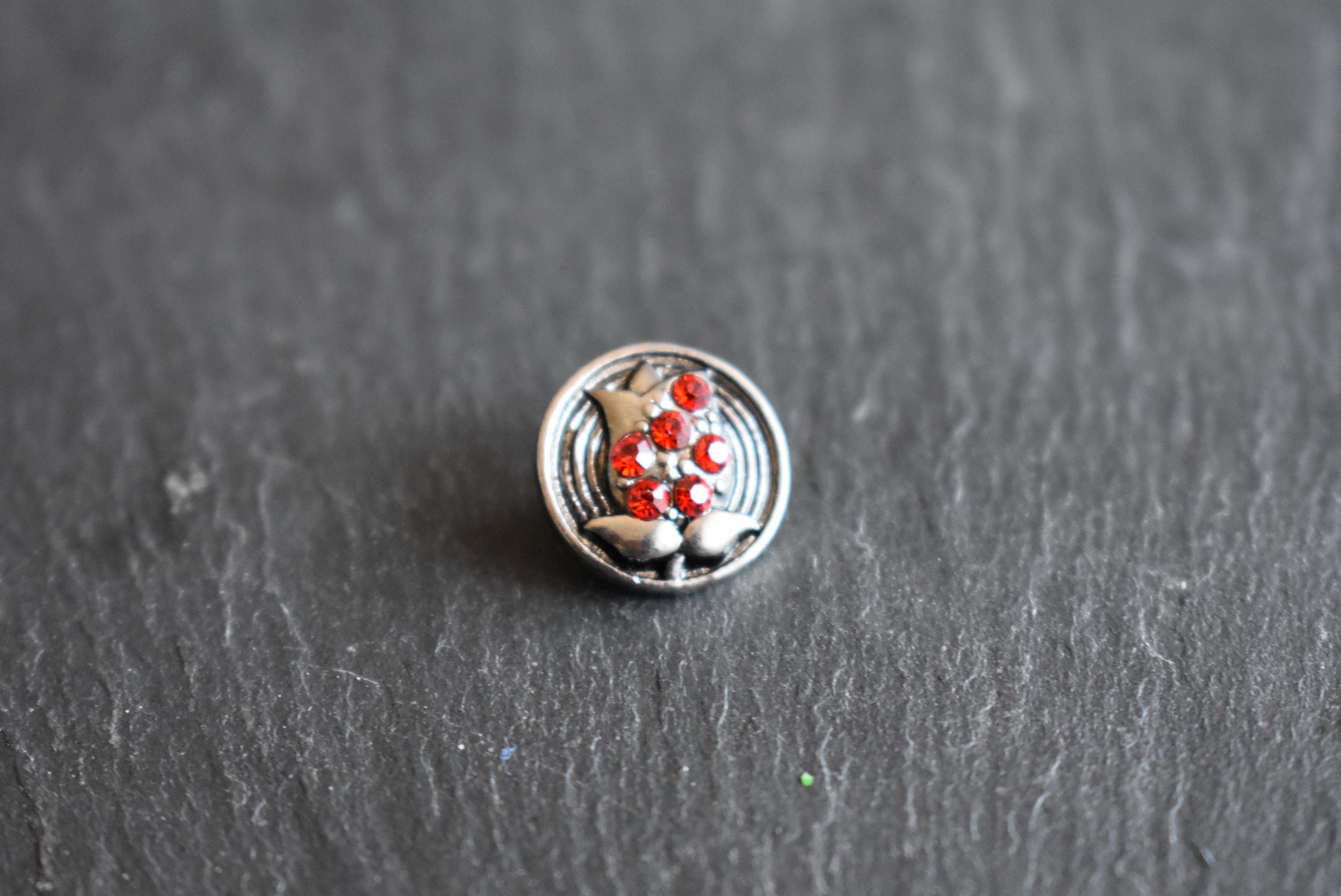 Mini Click Button Metall rote Glitzersteine verschiedene Motive