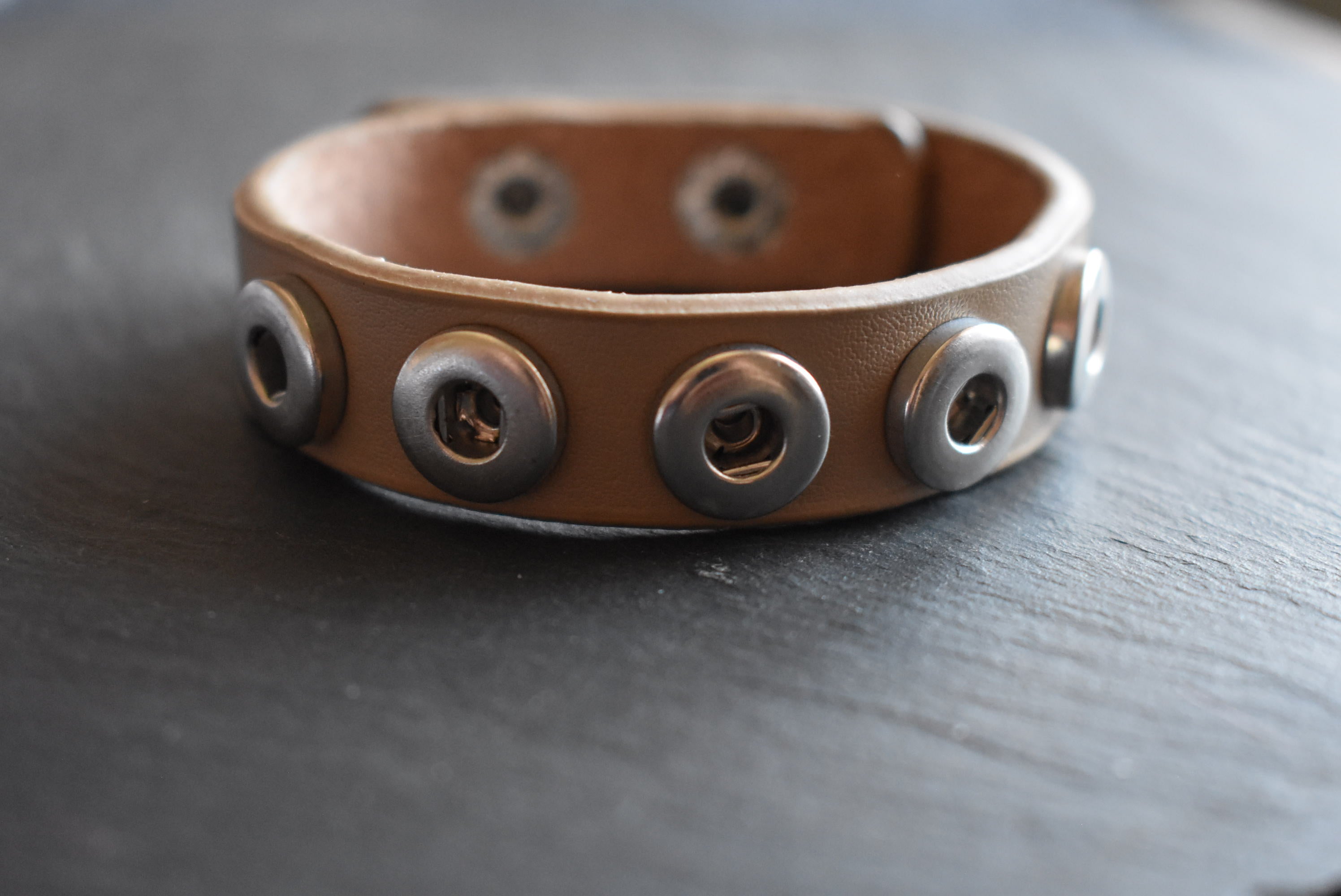 Mini Click Button Armband in verschiedenen Farben