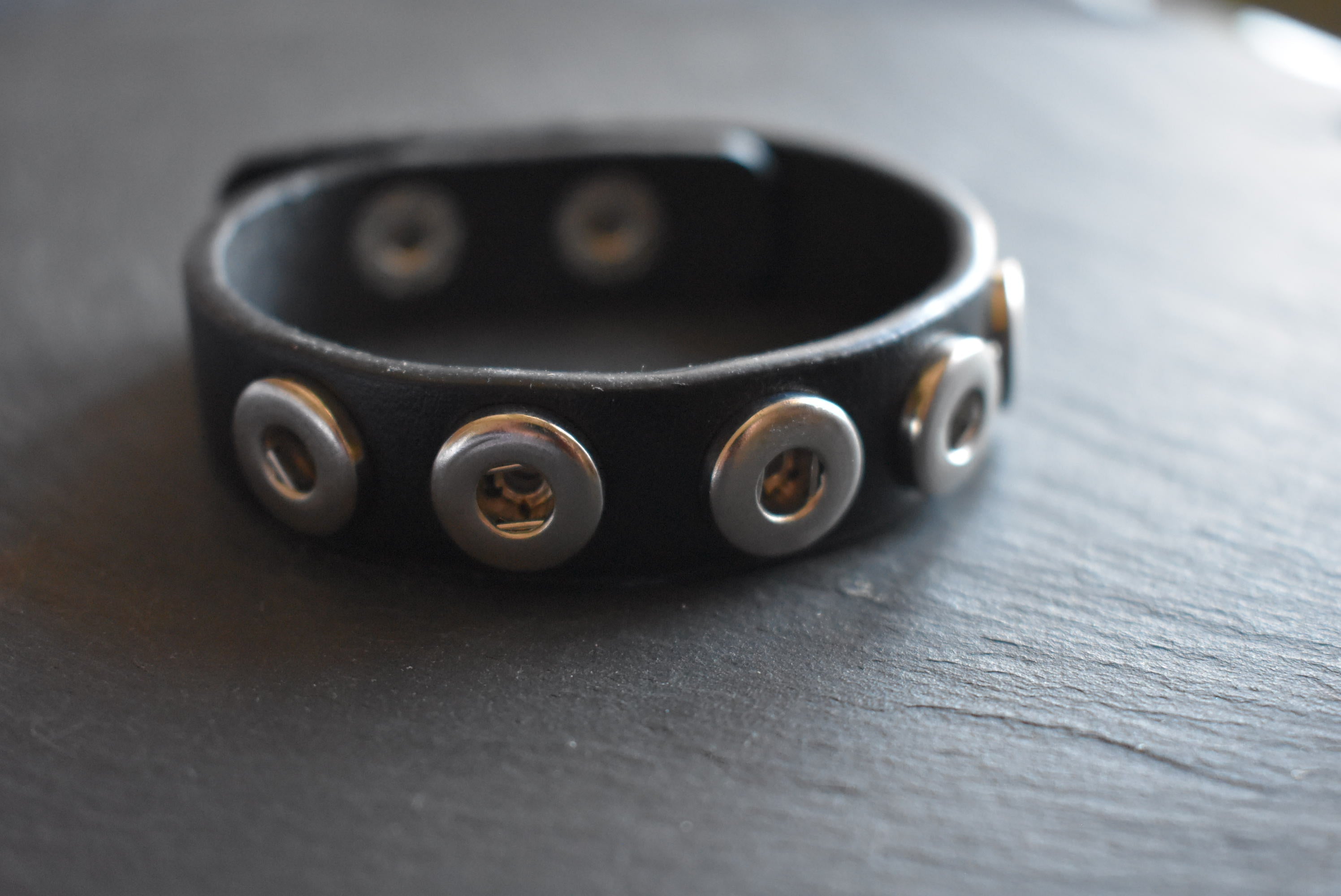 Mini Click Button Armband in verschiedenen Farben