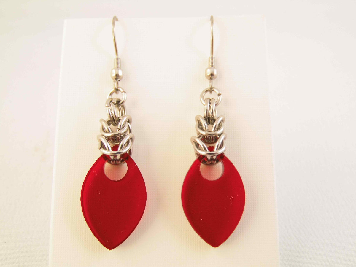 ohrringe-chainmail-chainmaille-kettenhemd-acryl-silber-edelstahl-rot-transparent